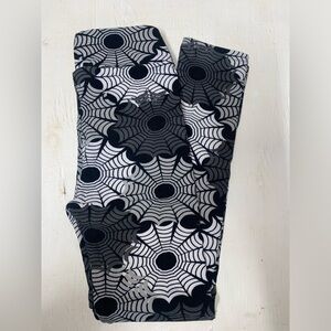 Lularoe Girls L/XL leggings. Spider web print. NWOT. Fits Girls sizes 7-10.